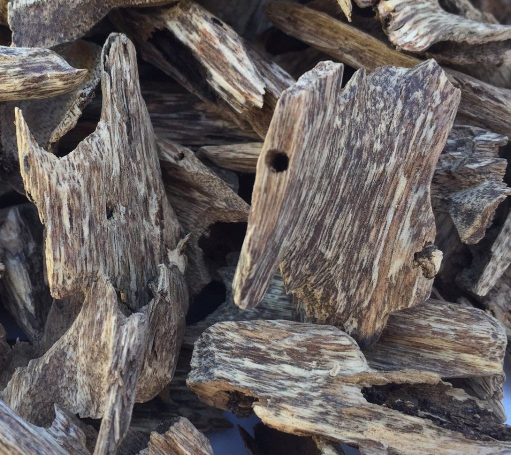 Agarwood best sale smell like